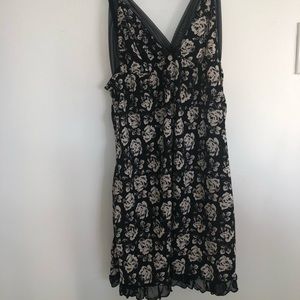 Jessica Simpson black shirt nightgown Large